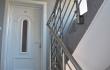 Apartman 3 u Apartman, Privatunterkunft im Ort Rafailovići, Montenegro